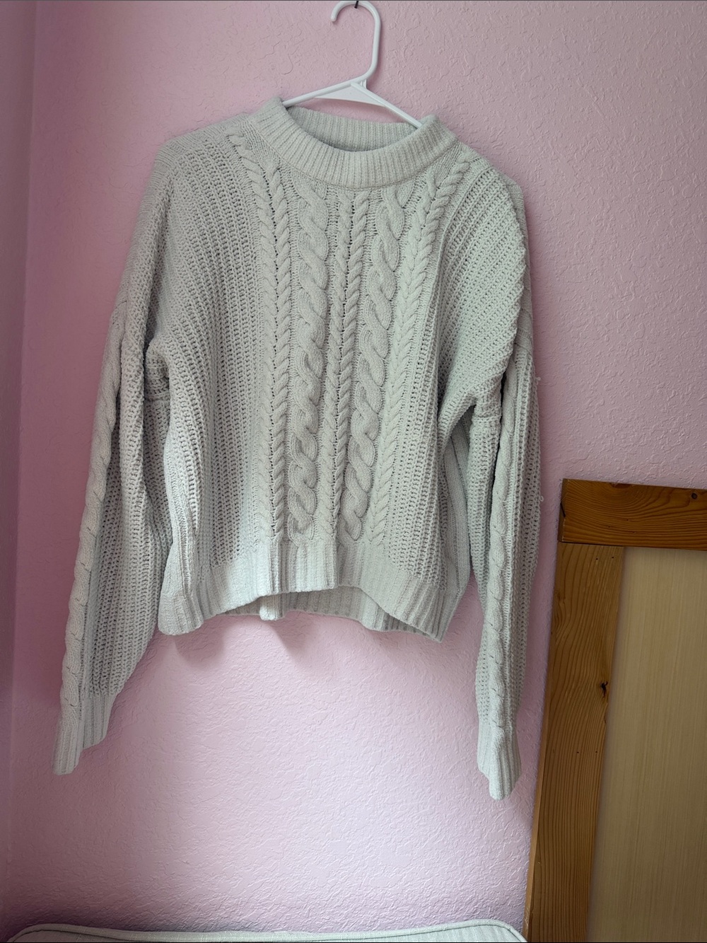 Abercrombie & Fitch White Cable Knit Crewneck Sweater